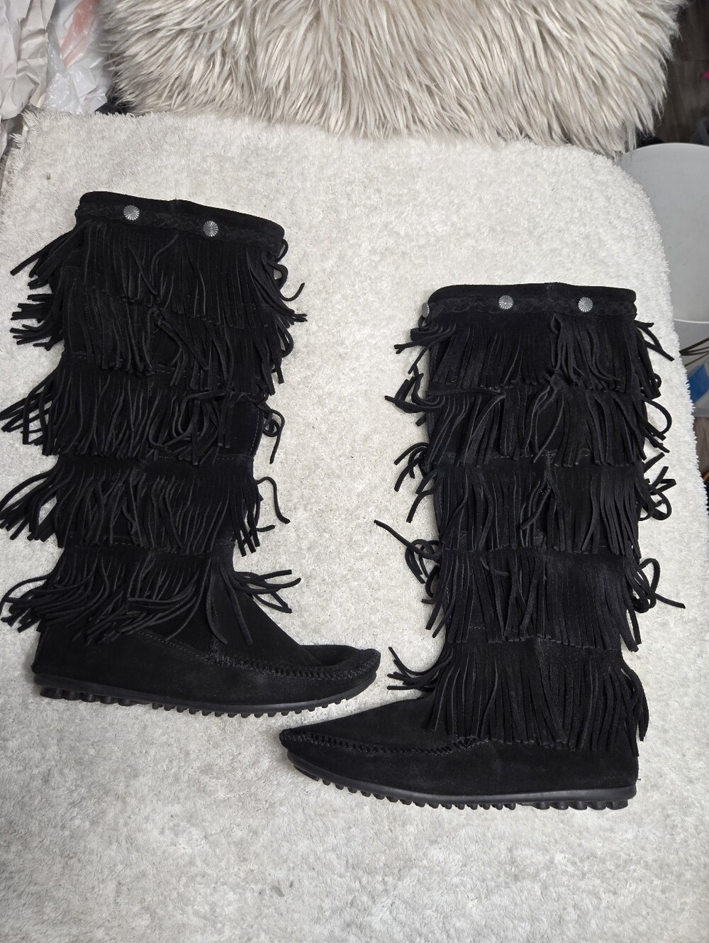 Minnetonka Women's 5-Layer Fringe Boot Black Sz 6 US Zip Up